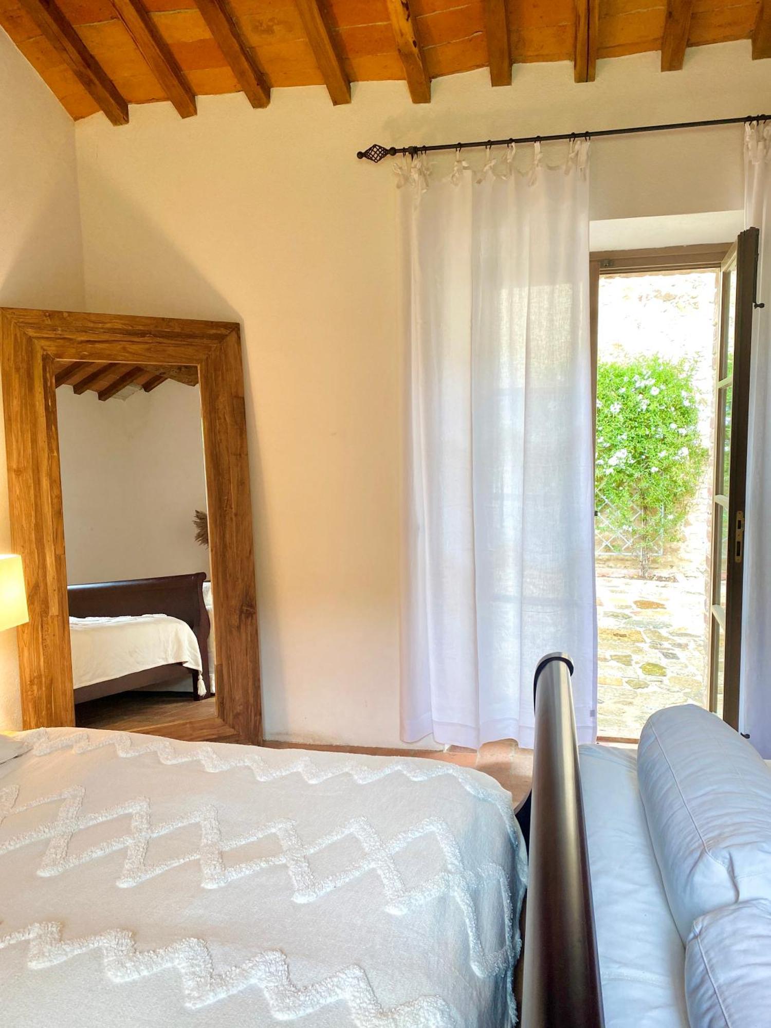 Bed and Breakfast Abbadia Wine Relais Montefollonico Экстерьер фото